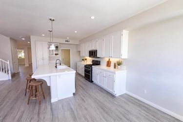 Photo 2 of 33 of 1265 Lavender Ln, Hemet, CA