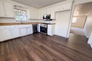 Interior photo of 7629 NW 14th St