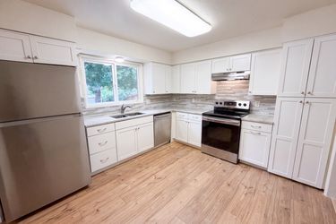 Photo 2 of 29 of 3352 W Aksarben Ave, Littleton, CO