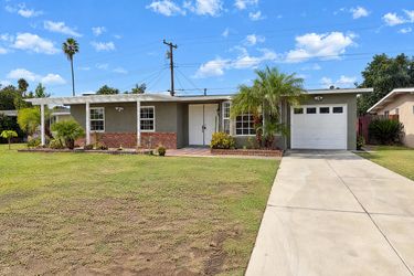 Photo 2 of 15 of 5653 N Viceroy Ave, Azusa, CA