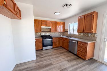 Photo 2 of 44 of 4018 Shady Oak Dr, Las Vegas, NV