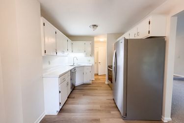 Photo 2 of 22 of 15391 Trillium Cir, Eden Prairie, MN