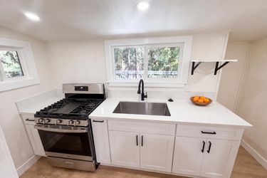 Photo 2 of 24 of 982 Oak Dr, Crestline, CA