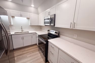 Photo 2 of 20 of 5025 Hillsboro Pike, Nashville, TN