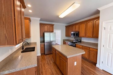 Photo 2 of 25 of 5102 Summerell Ave, Gastonia, NC