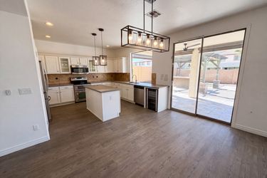 Photo 2 of 35 of 17645 W Hale Bopp Dr, Goodyear, AZ