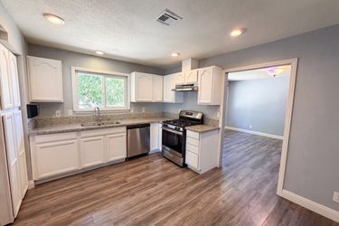 Photo 2 of 24 of 15929 La Verida Dr, Victorville, CA