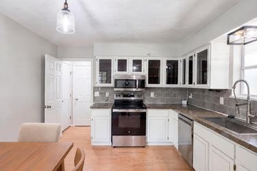 Photo 2 of 28 of 195 Brackbill Ct, Pickerington, OH