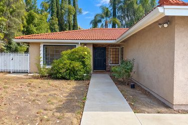 Photo 2 of 25 of 1042 Whispering Oaks Dr, Arcadia, CA