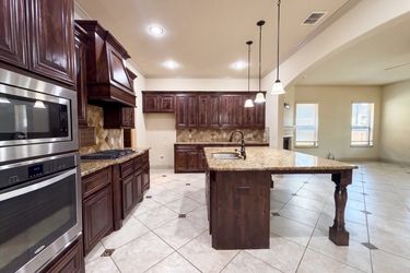 Photo 2 of 34 of 4905 Palm Springs Dr, McKinney, TX