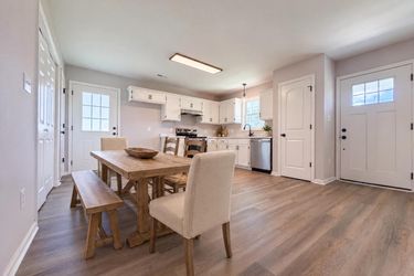 Photo 2 of 19 of 702 S Fayetteville Ave, Dunn, NC