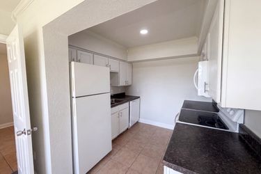 Photo 2 of 19 of 3225 Cleveland Heights Blvd, Lakeland, FL