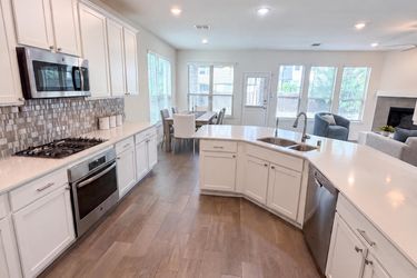Photo 2 of 27 of 1421 Prairie Lake Ct, Carrollton, TX