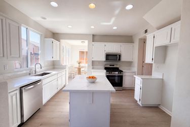 Photo 2 of 21 of 5124 Bissett Way, Sacramento, CA