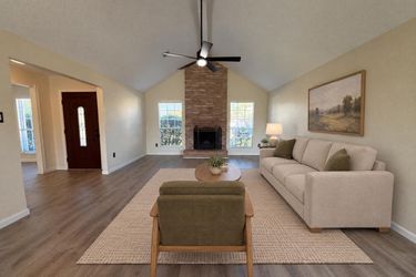 Photo 2 of 32 of 4519 Spinks Creek Ln, Spring, TX