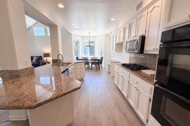 Photo 2 of 31 of 4711 Wildflower Ln, Rocklin, CA