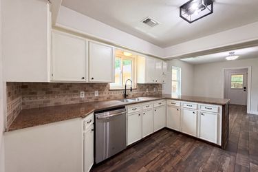 Photo 2 of 19 of 11614 Mile Dr, Houston, TX