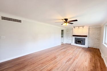 Photo 2 of 28 of 4481 Forest Trl, Cincinnati, OH