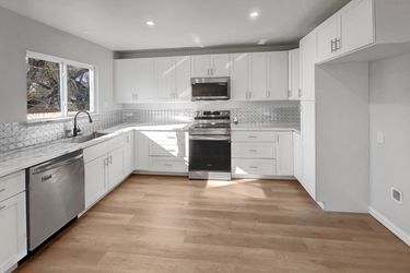 Photo 2 of 16 of 9618 Tamalpais Dr, Dallas, TX
