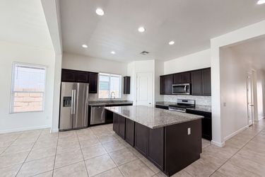 Photo 2 of 17 of 2528 N Comiskey Dr, Florence, AZ