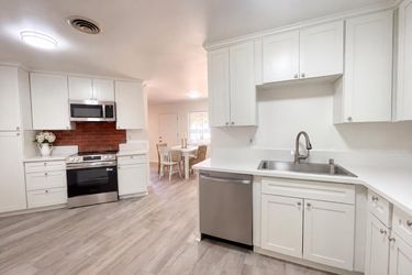 Photo 2 of 20 of 3008 Lerwick Rd, Sacramento, CA
