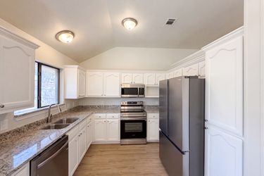 Photo 2 of 19 of 2812 Beverly Dr, Denton, TX