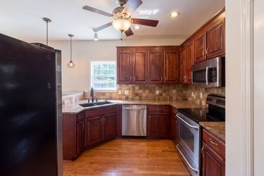Photo 2 of 31 of 3017 Farmville Cir, Spring Hill, TN