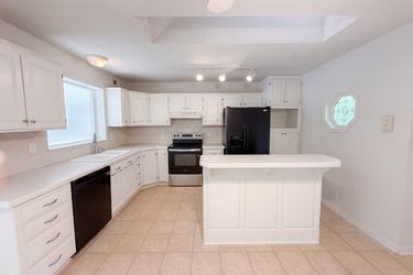 Photo 2 of 25 of 801 Courtland Ct, Belton, MO