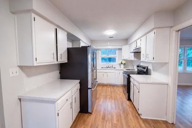 Photo 2 of 19 of 1524 Mt Holly Huntersville Rd, Charlotte, NC