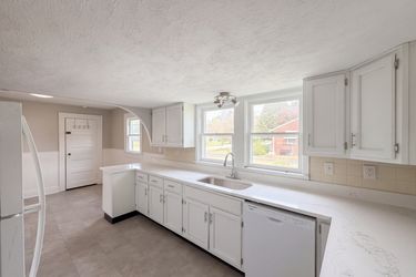 Photo 2 of 20 of 5125 S Walcott St, Indianapolis, IN
