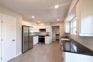 Photo 2 of 31 of 4320 Pheasant Trail Ct, Liberty Twp, OH