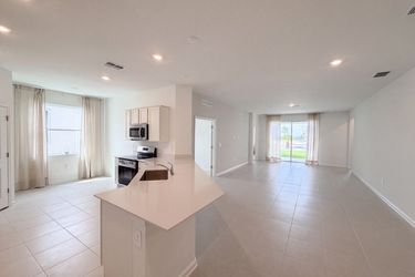 Photo 2 of 20 of 1520 Redwood Ln, Haines City, FL