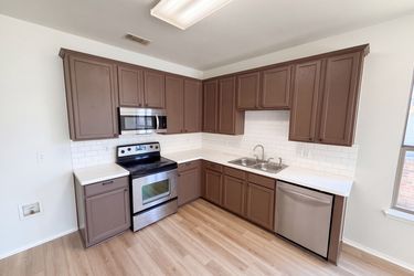 Photo 2 of 33 of 10713 Vista Heights Blvd, Fort Worth, TX