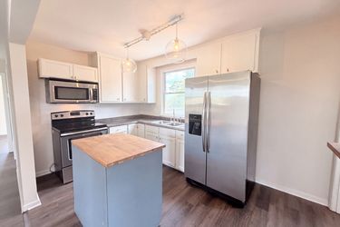 Photo 2 of 16 of 1447 Snell Blvd, Nashville, TN