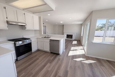 Photo 2 of 26 of 2371 W Via Bello Dr, Rialto, CA