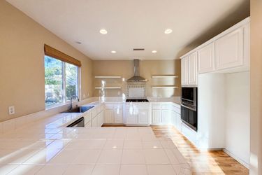 Photo 2 of 31 of 22017 Sunrise View Pl, Santa Clarita, CA