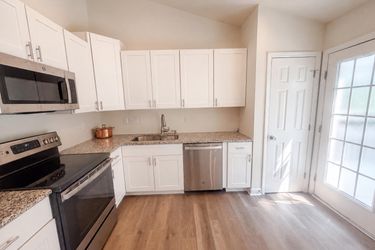 Photo 2 of 17 of 2110 Carlisle Way, High Point, NC