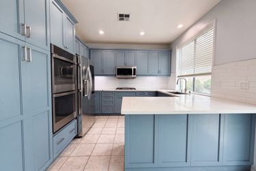 Photo 2 of 30 of 23608 Ashwood Pl, Valencia, CA