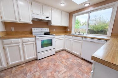 Photo 2 of 21 of 2908 NE 103rd Ave, Vancouver, WA