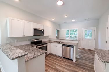 Photo 2 of 16 of 604 Stewart Ct, Statesville, NC