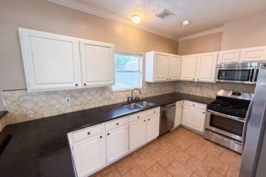 Photo 2 of 28 of 4215 River Ranch Dr, Pasadena, TX