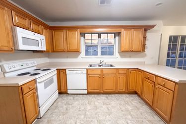 Photo 2 of 15 of 210 Hidden Cove Cir, Pelham, AL
