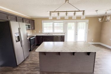 Photo 2 of 21 of 2401 N Hills Dr, New Bern, NC