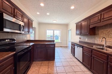 Photo 2 of 30 of 1044 Laramie Ct, Murfreesboro, TN