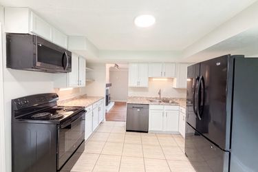 Photo 2 of 21 of 4481 Forest Trl, Cincinnati, OH