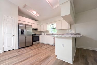 Photo 2 of 21 of 1711 Avant St, Valrico, FL