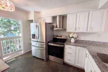 Photo 2 of 17 of 704 Green Ridge Dr, Raleigh, NC