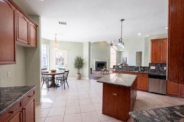 Photo 2 of 22 of 3606 Fairlands Dr, Richardson, TX