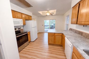 Photo 2 of 19 of 3372 S Western Ave, Springfield, MO