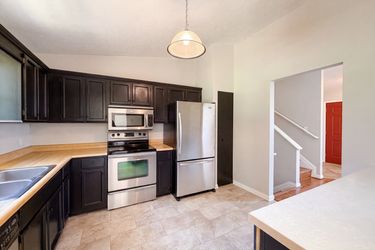Photo 2 of 22 of 5569 Partridge Cir, West Chester, OH